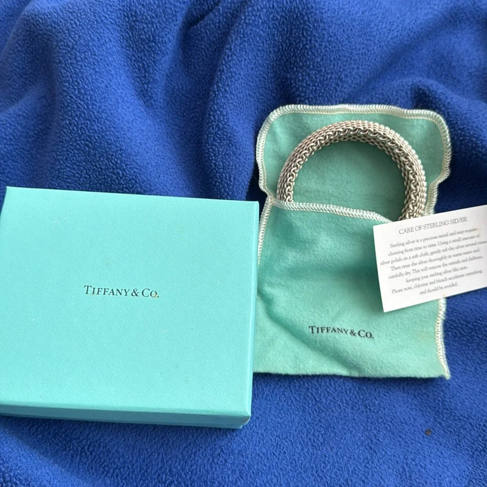 Authentic Tiffany Somerset Sterling silver bracelet bangle with pouch & box - Picture 13 of 15